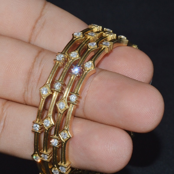 SET OF 4 DESIGNER NATURAL 4.65CTS VS F DIAMOND 18K SOLID GOLD STACKING BANGLES - Picture 4 of 10